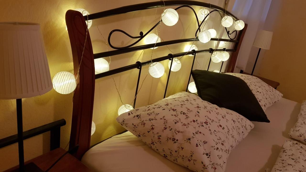 Apartman Lotos Mikulov Bagian luar foto
